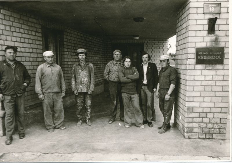 Foto. Haapsalu STES töötajad Kilingi-Nõmme pioneerilaagri remondil 1977.