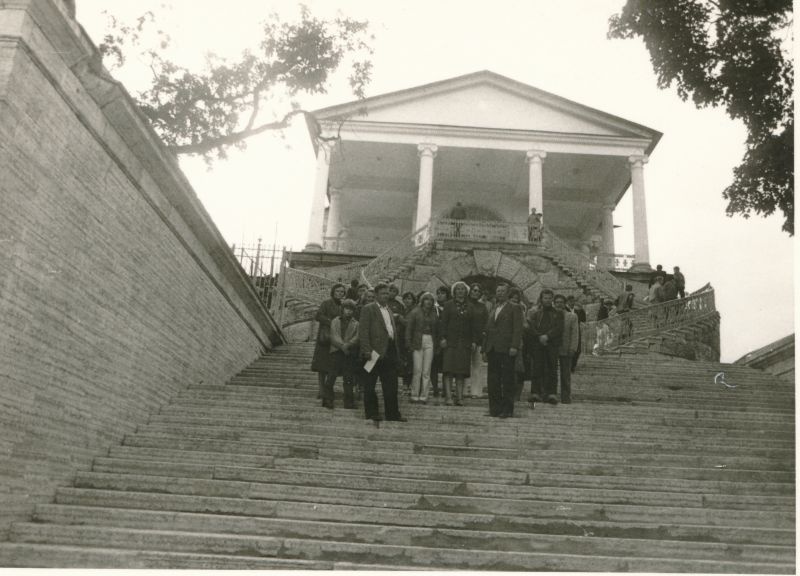 Foto. Haapsalu Rajooni Sidesõlme töötajad ekskursioonil Leningradi 1980. Puškin.
