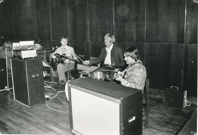 Foto. Haapsalu STES lõpuõhtu restoranis "Maritima"  16.detsember.1977. Tantsuks mängib sidetöötajate orkester.  similar photo