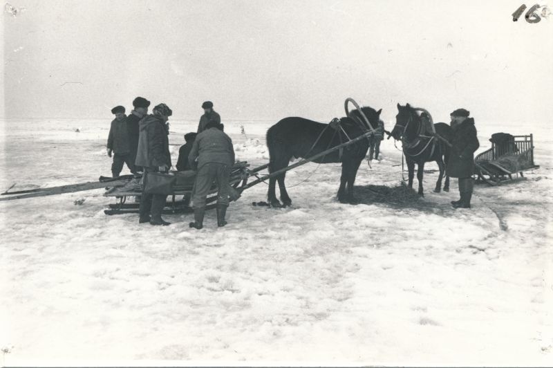 Foto. Virtsu-Kuivastu merekaabli avarii likvideerimine, kevad 1977