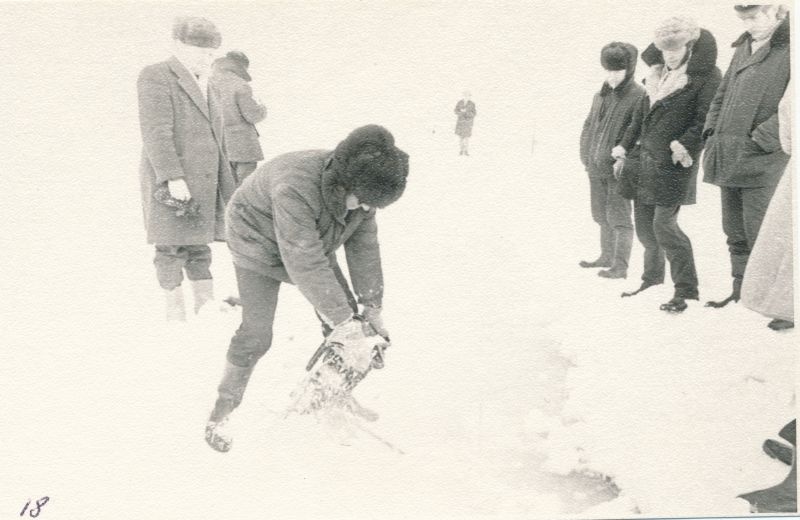 Foto. Virtsu-Kuivastu merekaabli avarii likvideerimine, kevad 1977