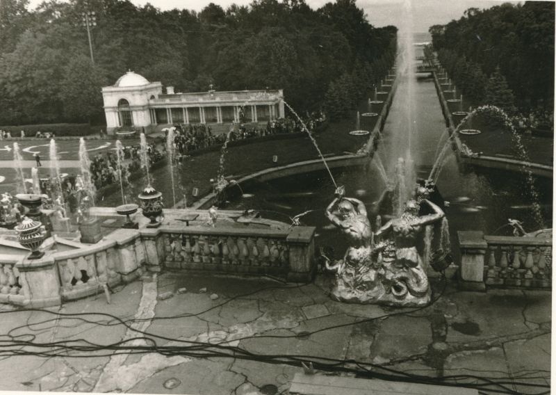 Foto. Haapsalu Rajooni Sidesõlme töötajad ekskursioonil Leningradis, Petrodvorets, 1980