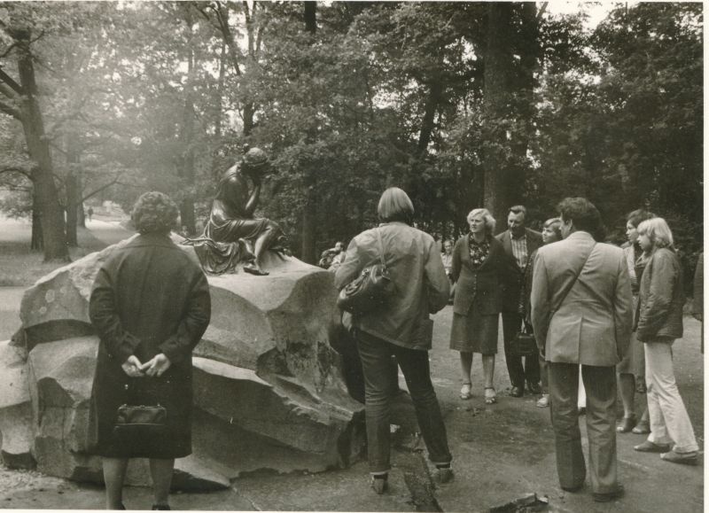 Foto. Haapsalu Rajooni Sidesõlme töötajad ekskursioonil Leningradis, Puškin, 1980