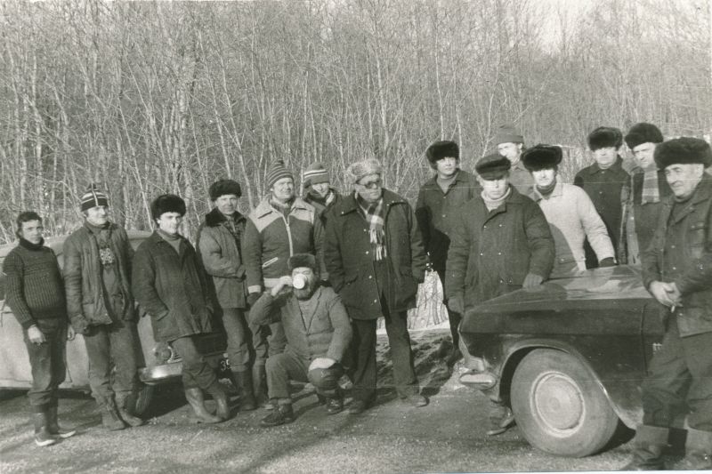 Foto. Haapsalu Sidesõlme laupäevak kevadel 1986. Võsa raiumine Haapsalu-Pärnu liinil.