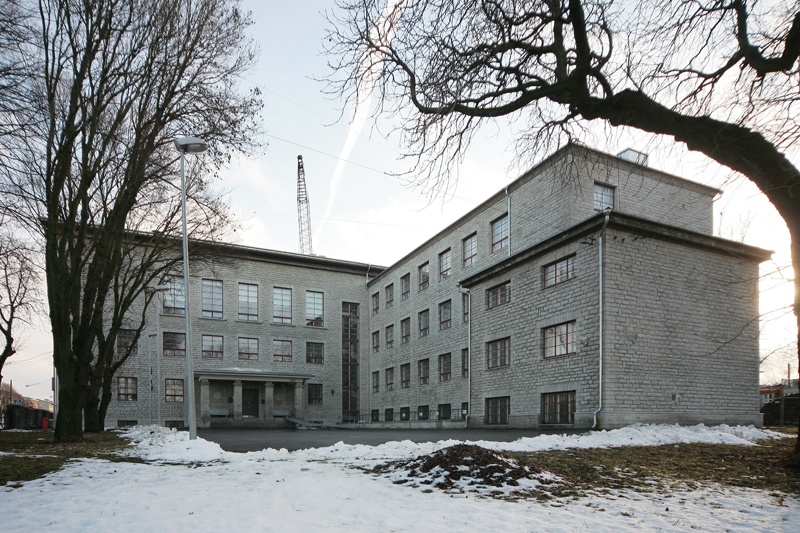 Lasnamäe primary school, view of the building. Architect Herbert Johanson