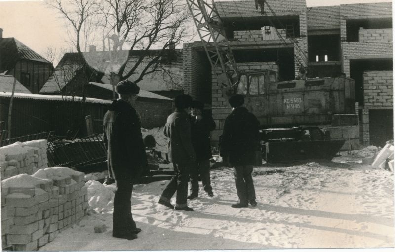 Foto. Lihula Sidemaja ehitus 1986.