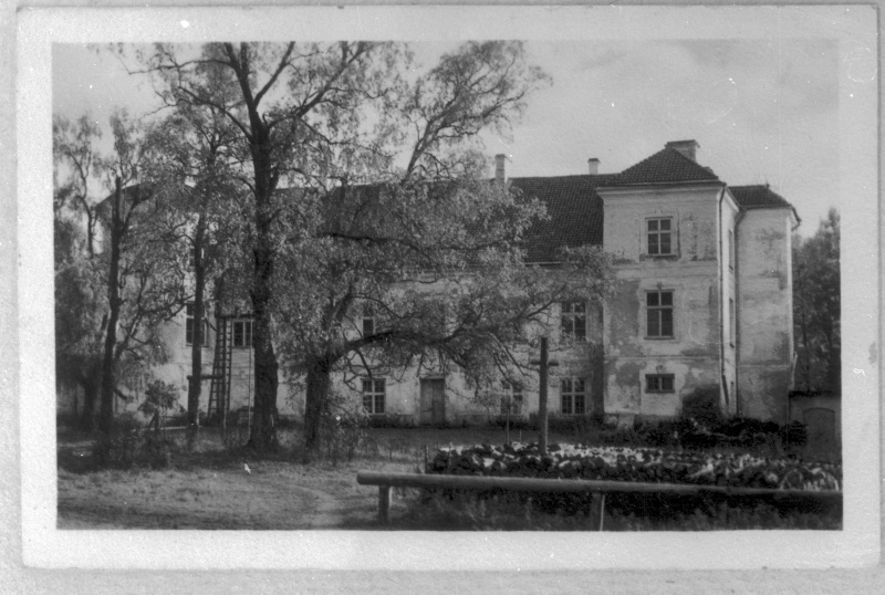 Kiltsi school, former Kiltsi manor monastery house (Vao municipality).