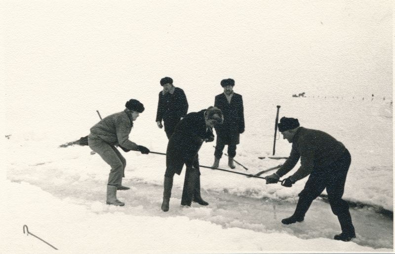 Foto. Virtsu-Kuivastu merekaabli avarii likvideerimine, kevad 1977