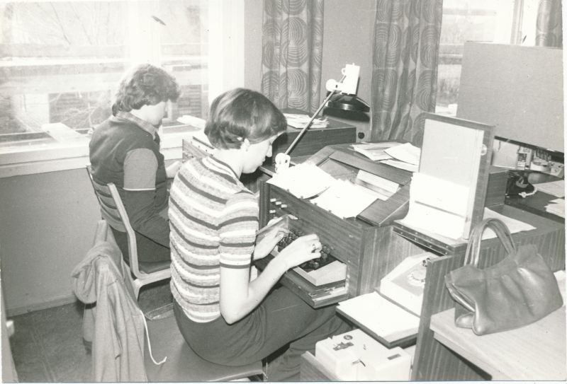 Foto. Äsjaremonditud Sidesõlme telegraafiruumi. Foto V. Pärtel, 1980