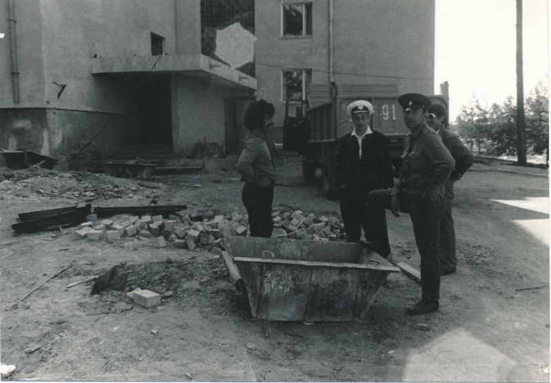 Foto. Haapsalu sidekompleksi Tamme tn 21a ehitamine.Foto V. Pärtel, 1979