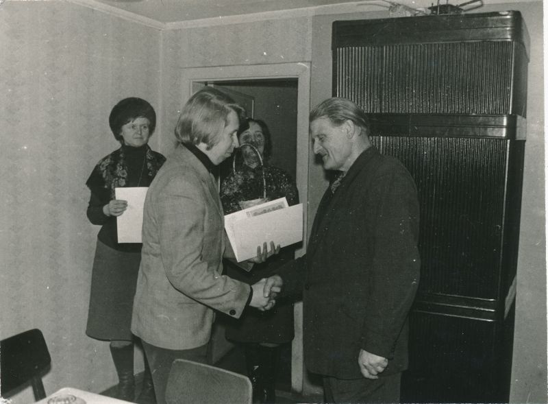 Foto. Haapsalu jaoskonna brigadiri Hugo Kalju 60. juubel. Foto V. Pärtel, 1979
