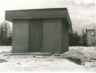 Foto. Ridala ATJ hoone. Foto V. Pärtel, 1979  similar photo