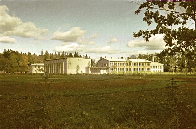 Colhose "Estonia" school in Retlas.