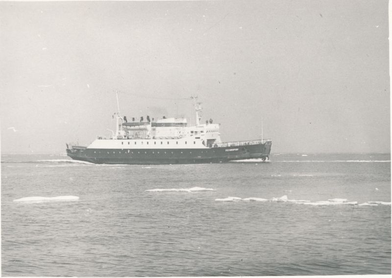 Foto. Kuivastu-Virtsu merekaabli avarii Muhu väinas, mai 1977