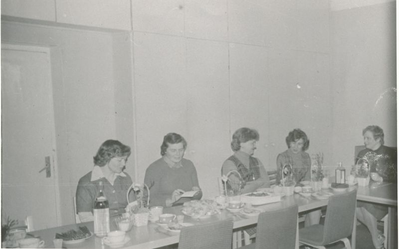 Foto. Naistepäeva tähistamine Haapsalu sidesõlmes. Foto V. Pärtel, märts 1983