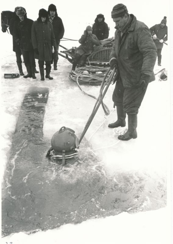 Foto. Virtsu-Kuivastu merekaabli avarii likvideerimine, kevad, 1977