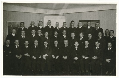 Foto. Endise Läänemaa TT võrgu ülema asetäitja Joh. Kutsari fotodest ja reprod. 1920 - 1939a. Eesti jaoskonna juhatajate kursused. Ümberpildistus.  duplicate photo