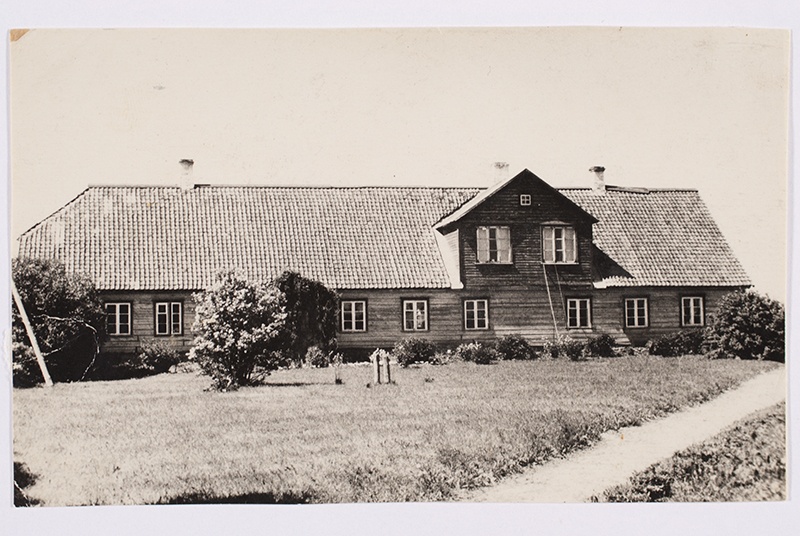 Kitsar schoolhouse