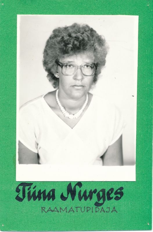 Foto. Haapsalu RSS I poolaasta autahvel 1987. Raamatupidaja Tiina Nurges.
