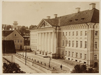 Main building of the University of Tartu  duplicate photo