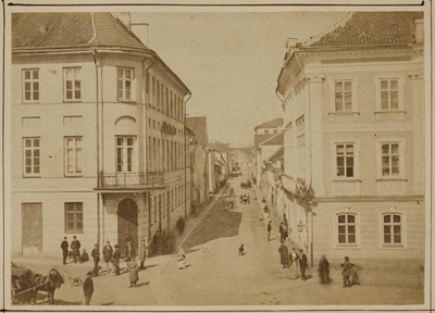 Rüütli Street by Raekoja square  duplicate photo