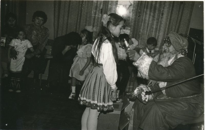 Foto. Haapsalu RSS jõulupuu 25.detsember 1988.