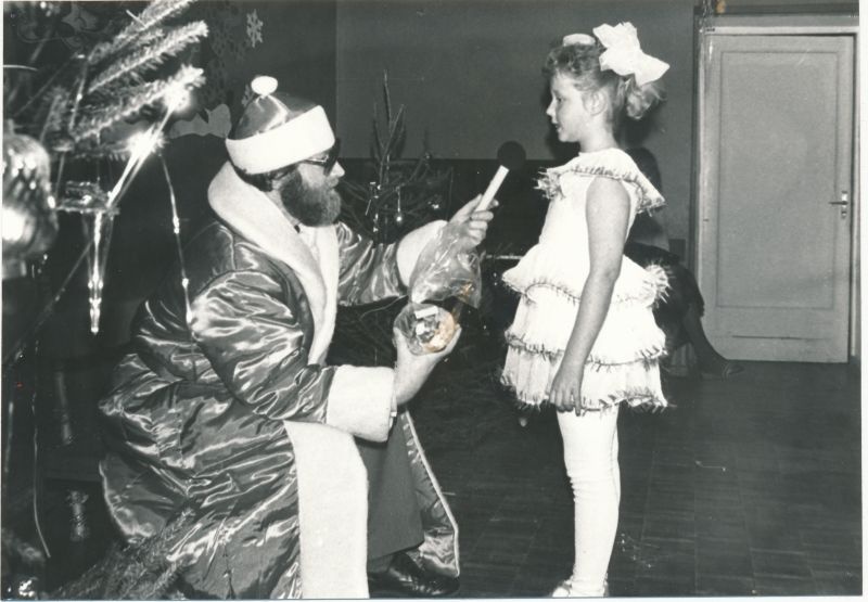 Foto. Laste nääripidu Sidesõlme saalis Tamme 21a  detsember 1985.