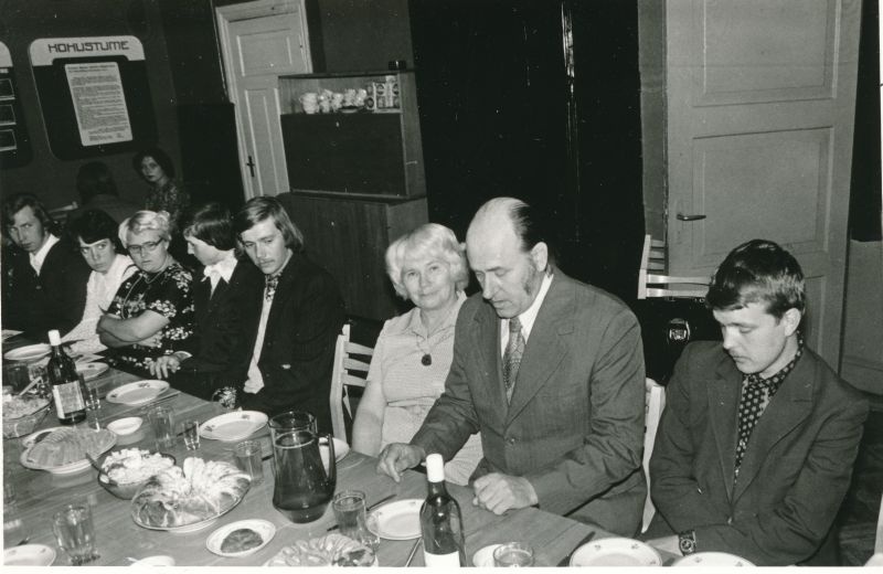 Foto. Haapsalu Sidesõlme kommmunistlike noorte pidulik õhtu. Foto V. Pärtel, 1978