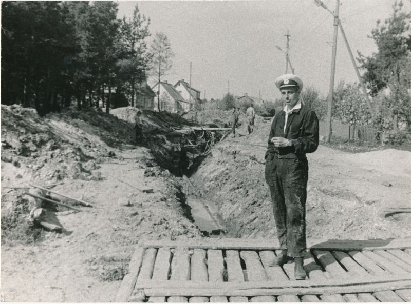 Foto. Haapsalu STES fotovõistluse tööd 1979-1980, Sidemaja seitsmes objektiülem kapten Vassiljev