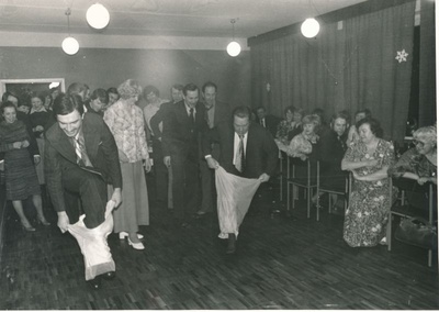 Foto. Haapsalu STES fotovõistluse tööd 1979-1980, Püksijooks  similar photo