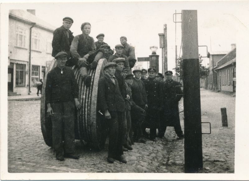 Foto. Haapsalu ja Hiiumaa sidelased, kaabli panek Haapsalus, sügis 1938