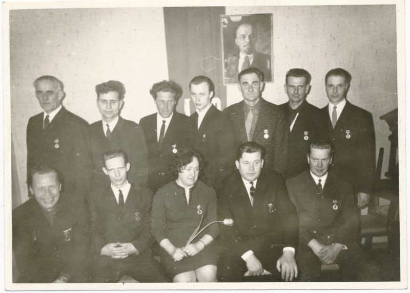 Foto. V.I. Lenini mälestusmedali üleandmine Haapsalu STES töötajatele, 1972