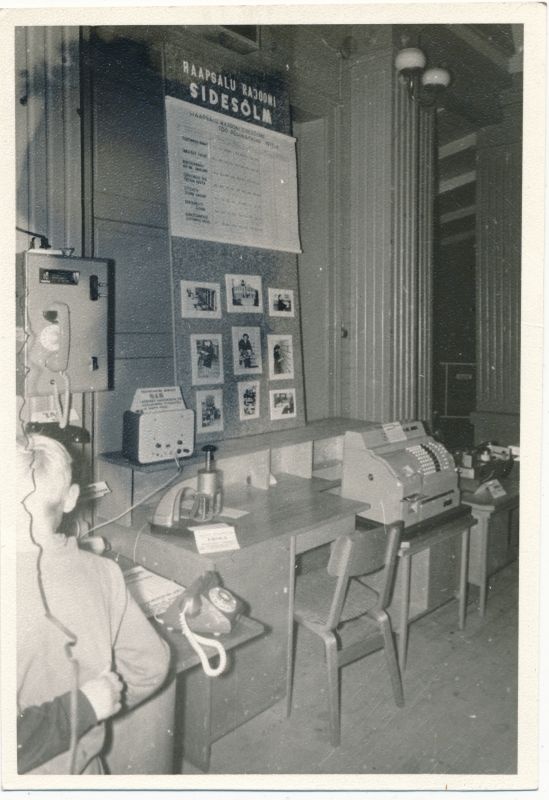 Foto. NSVL moodustamise 50. aastapäevale pühendatud sidealane näitus Haapsalu Kuursaalis, 1972