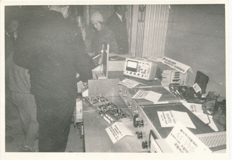 Foto. NSVL moodustamise 50. aastapäevale pühendatud sidealane näitus Haapsalu Kuursaalis, 1972