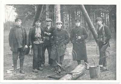 Foto. Haapsalu ja Hiiumaa sidelased, traadipoisid ca 1920, ümberpildistus  duplicate photo