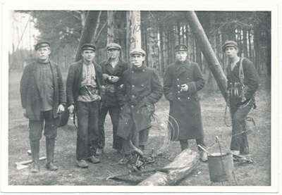 Foto. Haapsalu ja Hiiumaa sidelased, traadipoisid ca 1920, ümberpildistus  duplicate photo