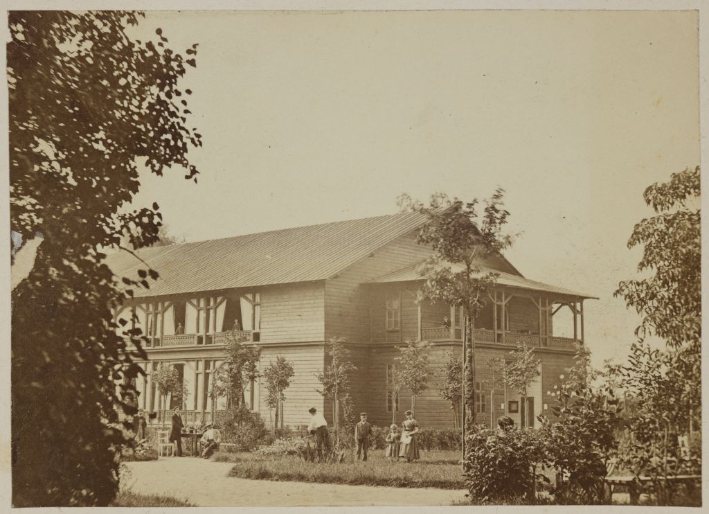 Summer Theatre in the Garden of the German Hand Workers Society