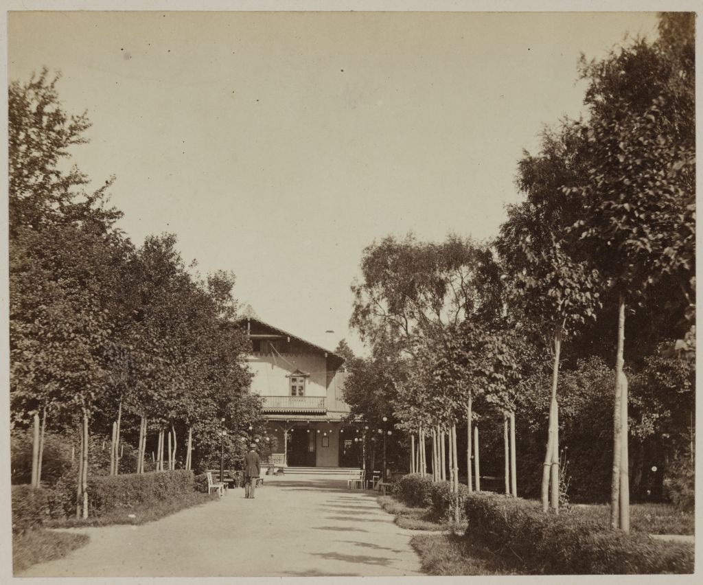 By the garden of the German Hand Workers Society
