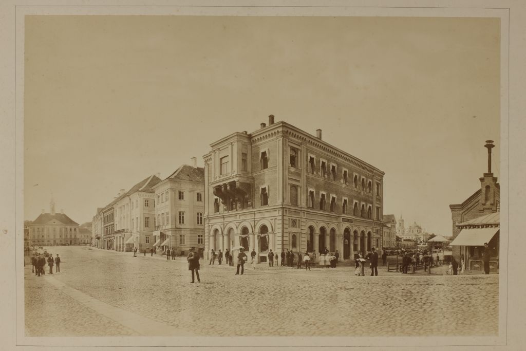 Building of Tartu Pank on Raekoja square