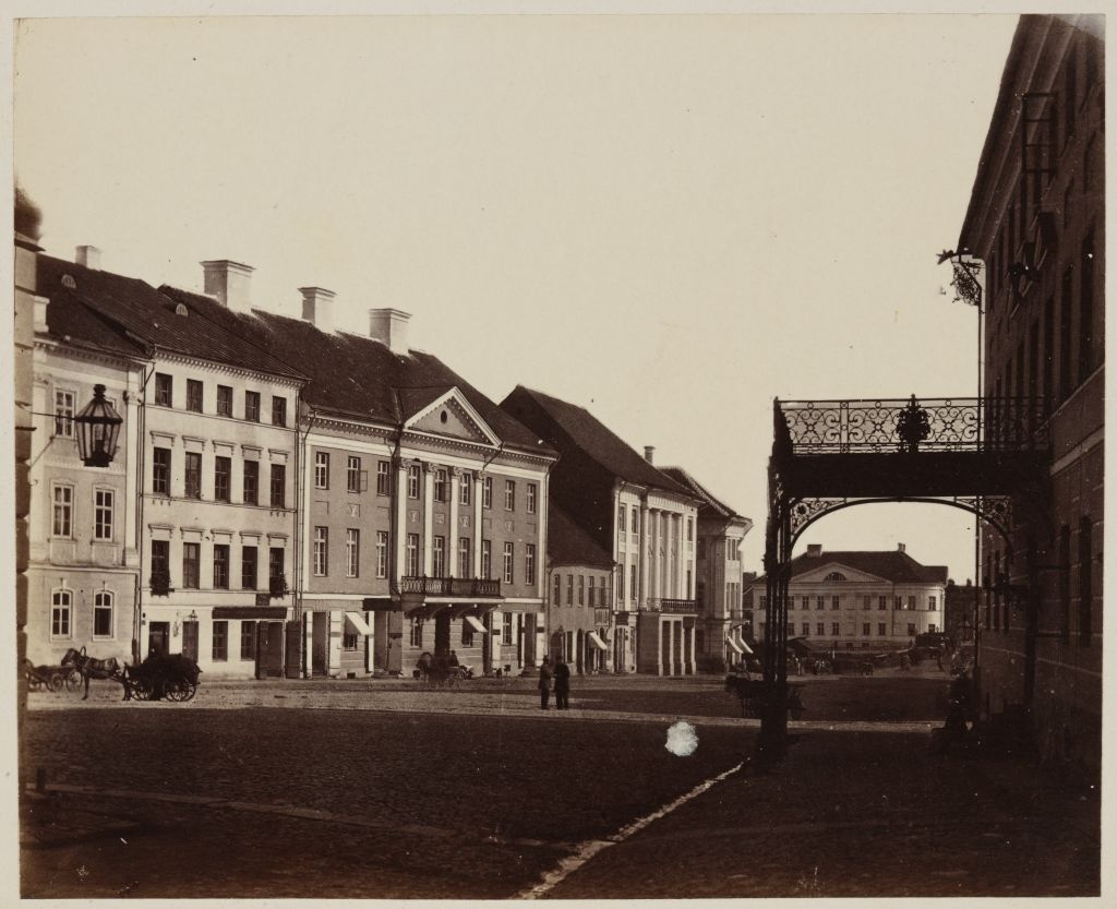 Tartu Raekoja square from the end of the University Street