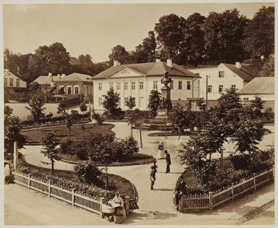 Barclay plates and monument  similar photo