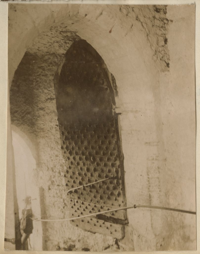Short leg gate, Tallinn