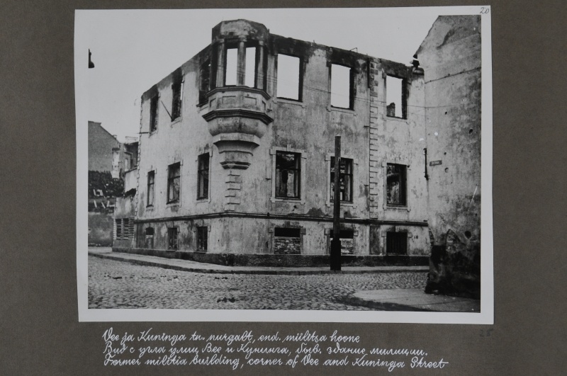 War breaks in Pärnu. Building ruins Water and King tn. At the corner.