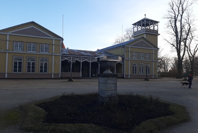 Kuressaare Lossipark, kuursaal rephoto