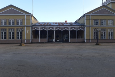 Suvitajad Kuressaare Lossipargis rephoto