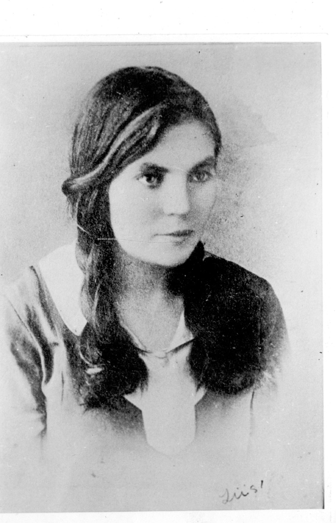 Liisi Schmuul (J. Smuuli õde)