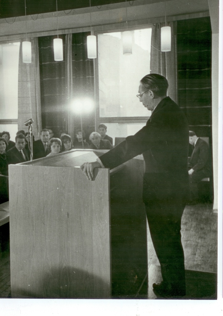 J. Smuul Kirjanike Majas.