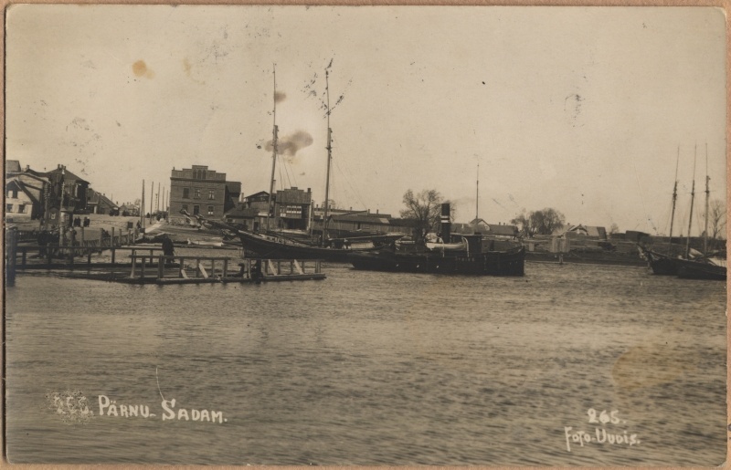 Steam ship "Triks" in the port of Pärnu