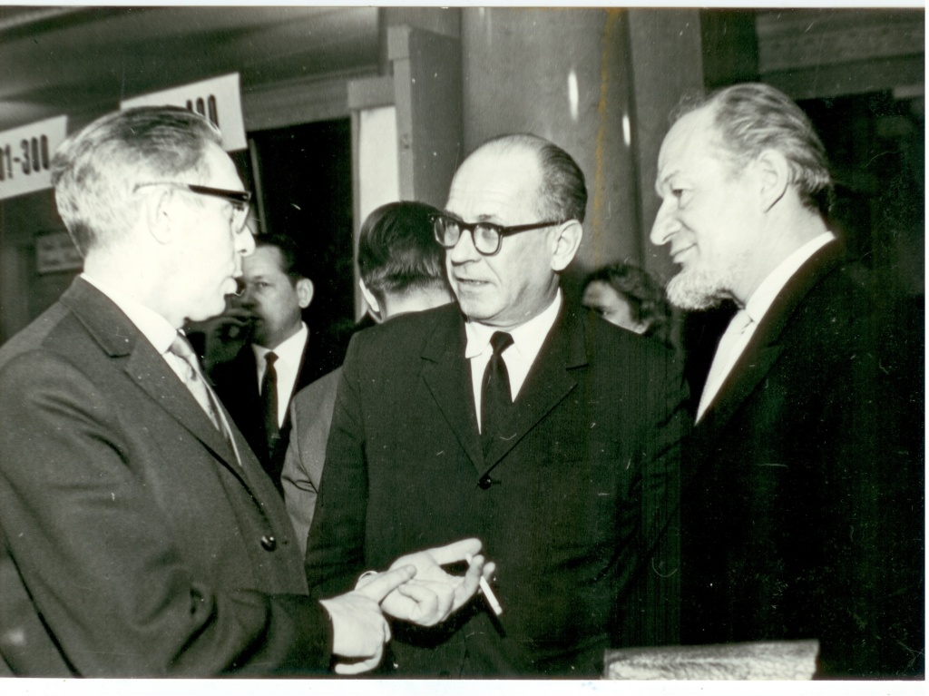 J. Smuul, H. Kõrvits ja V. Ratassepp.