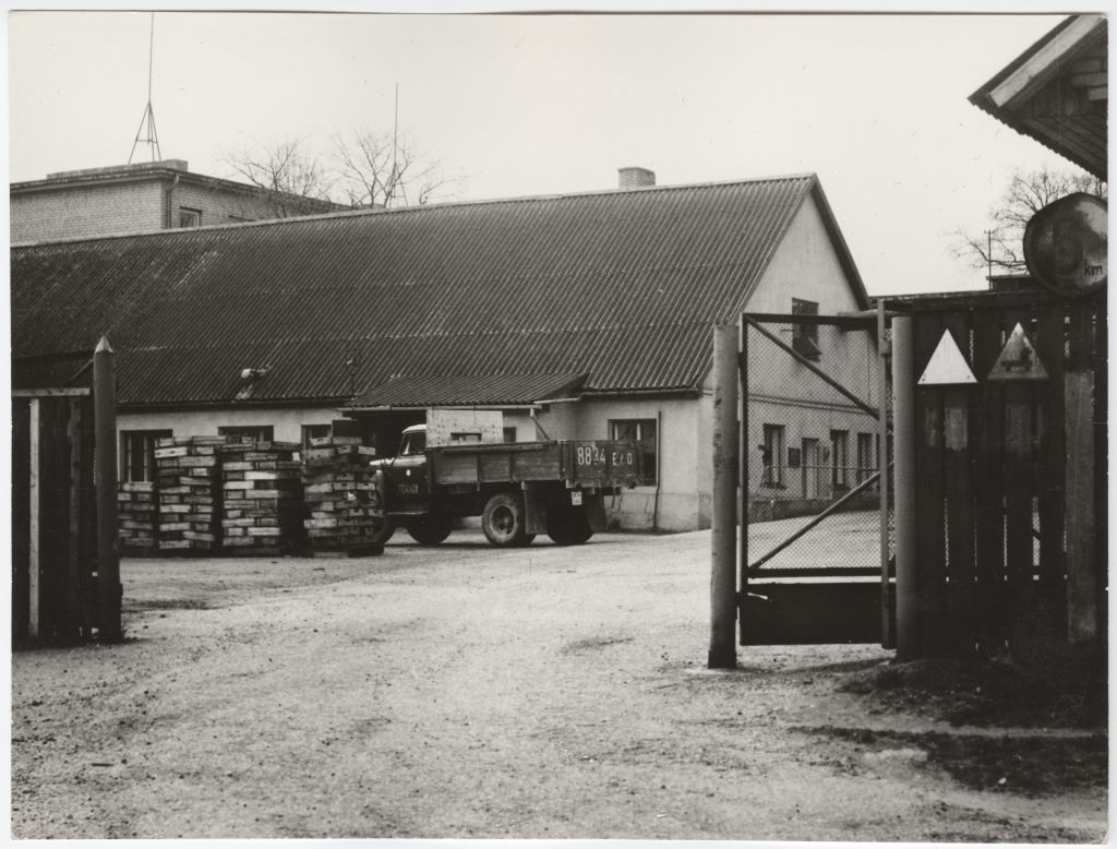 Etkvl Pärnu Fishery Component: Conservative Check Office Building and Warehouse